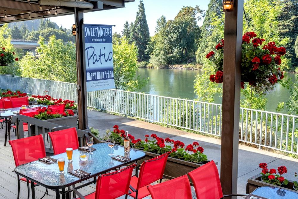 Valley River Inn Eugene Exteriör bild