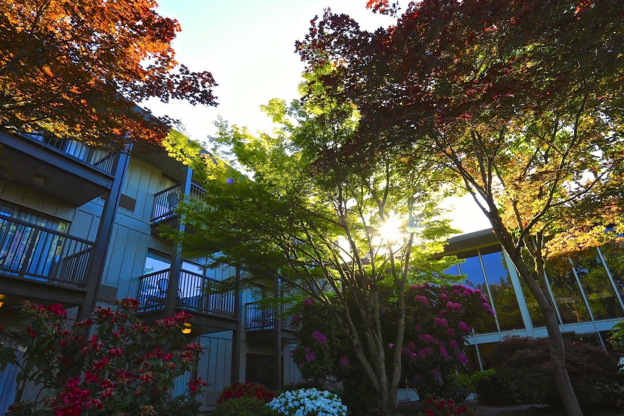 Valley River Inn Eugene Exteriör bild